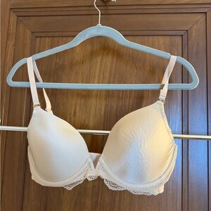 Natori Cream Lace Accent Bra